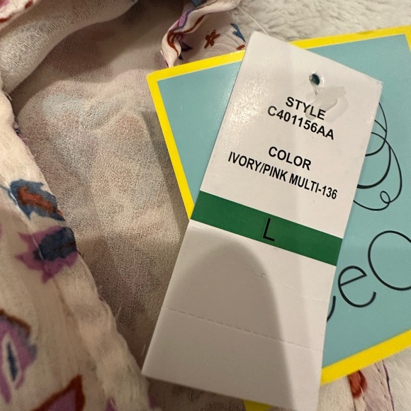 CeCe Women's Sleeveless Dressy Top - Pink with White flowers Size Large NWT - Picture 5 of 5